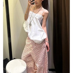 女性用韓国スーツ、ホワイトプリーツ弾性胸巻きキャミソール、女性用ホットガール不規則なつぼみバックレスショートトップ