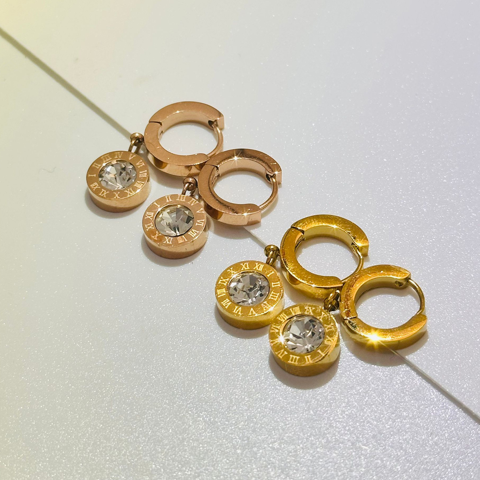 Pendientes de trébol mujer romana digital diamante oreja hebilla 18K titanio acero pendientes mujer larga borla accesorios colgante