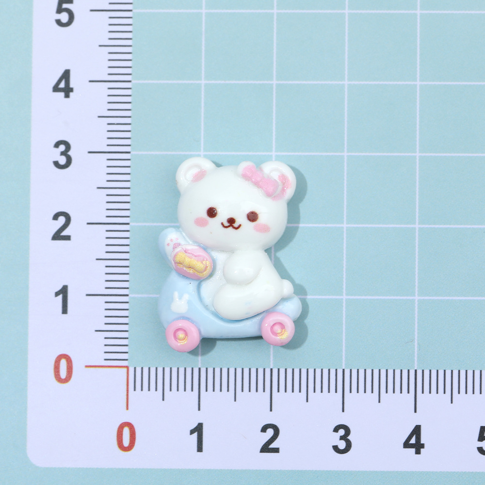 Guitarra de dibujos animados Pequeño Oso Blanco DIY accesorios de resina crema pegamento horquilla accesorios para el cabello teléfono móvil Shell taza pegatinas materiales hechos a mano, etc.