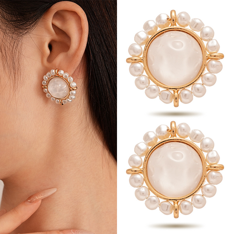 30g Weight 0.03µm Gold Plating Thickness Electroplating Gold Plating Process Alloy Ear Needle Material Copper Plated Plating Material Ear Studs Classification 1 Pair Quantity Holiday, Daily Occasion Alloy Material Flower Pattern Women's Gender Elegant, Retro Style Enamel Craft 1 Pair Elegant Retro Flower Enamel Alloy Drop Earrings Ear Studs 13
