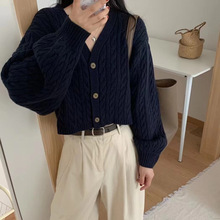 秋冬新款灯笼袖v领麻花毛衣外套短款外穿女宽松高腰针织开衫
