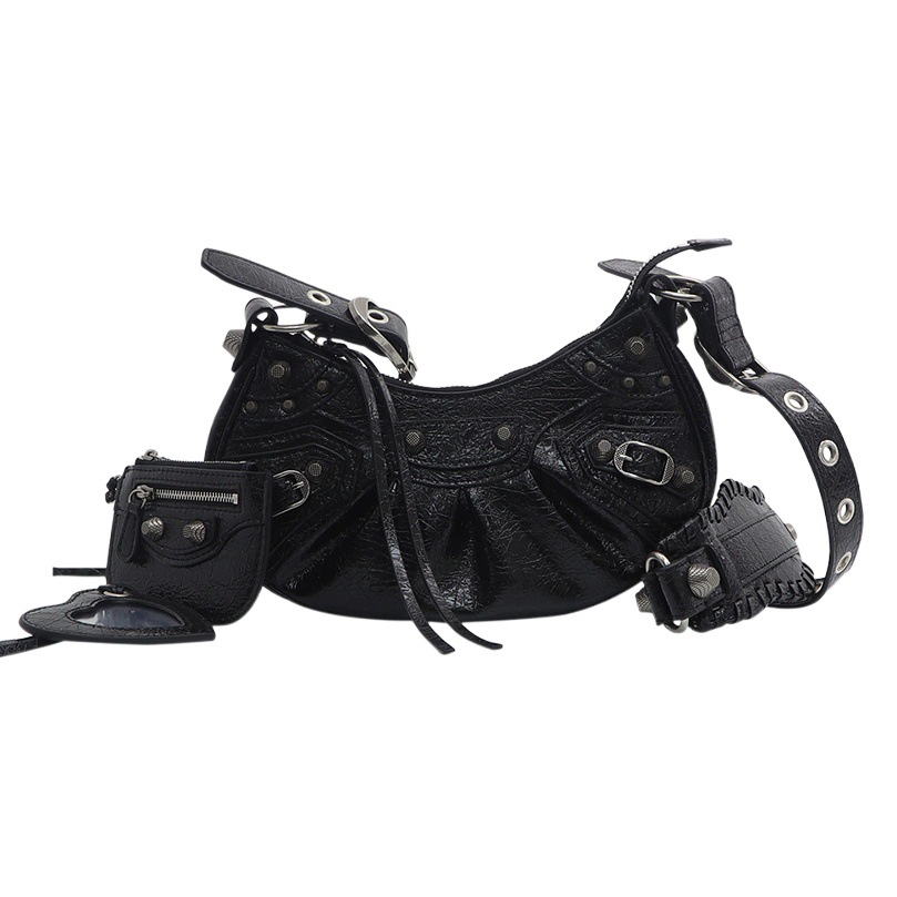 Bolso de locomotora de remache Le Cagole de alta calidad dulce y fresco chica caliente tres en uno bolso de media luna plisado de cuero bolso de axila