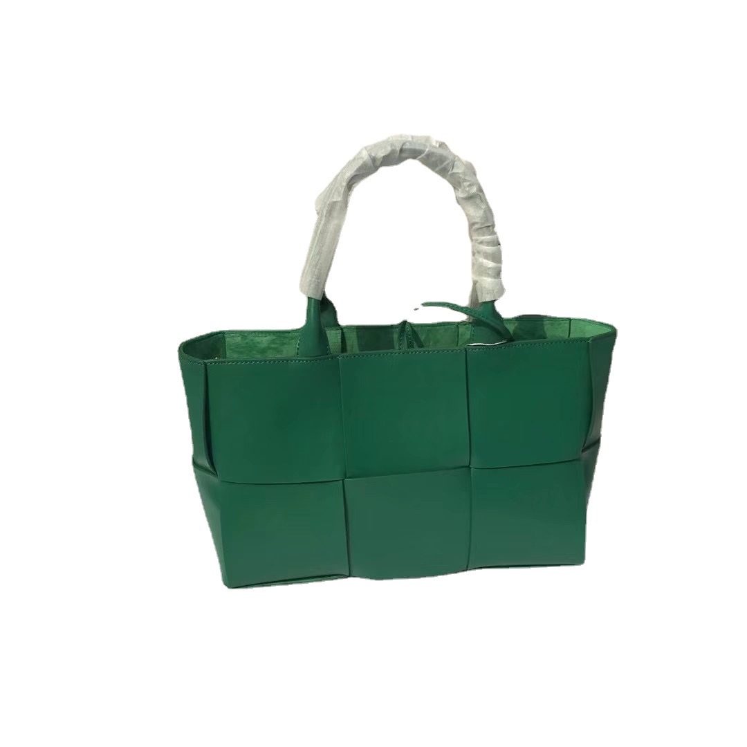 Bolso tote ARCO de moda para la primavera 2025, estilo internet, gran capacidad, con bolsa interior con cremallera, bolso de hombro, 6 colores, en stock.