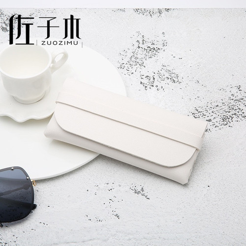 New trendy kids' sunglasses with small frames, stylish and suitable for both boys and girls, perfect for street style and sun protection.