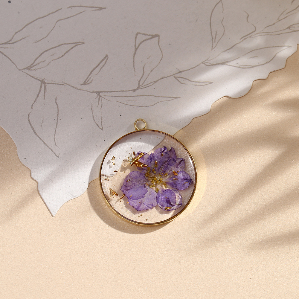 100g Weight Pendant Jewelry Making Type Diameter 30mm Jewelry Making Size DIY Jewelry Accessories Classification 10 PCS/Package Quantity Alloy, Copper Material Flower Pattern Epoxy Design Casual, Simple Style Style 10 PCS/Package Diameter 30mm Alloy Copper Flower Pendant 12