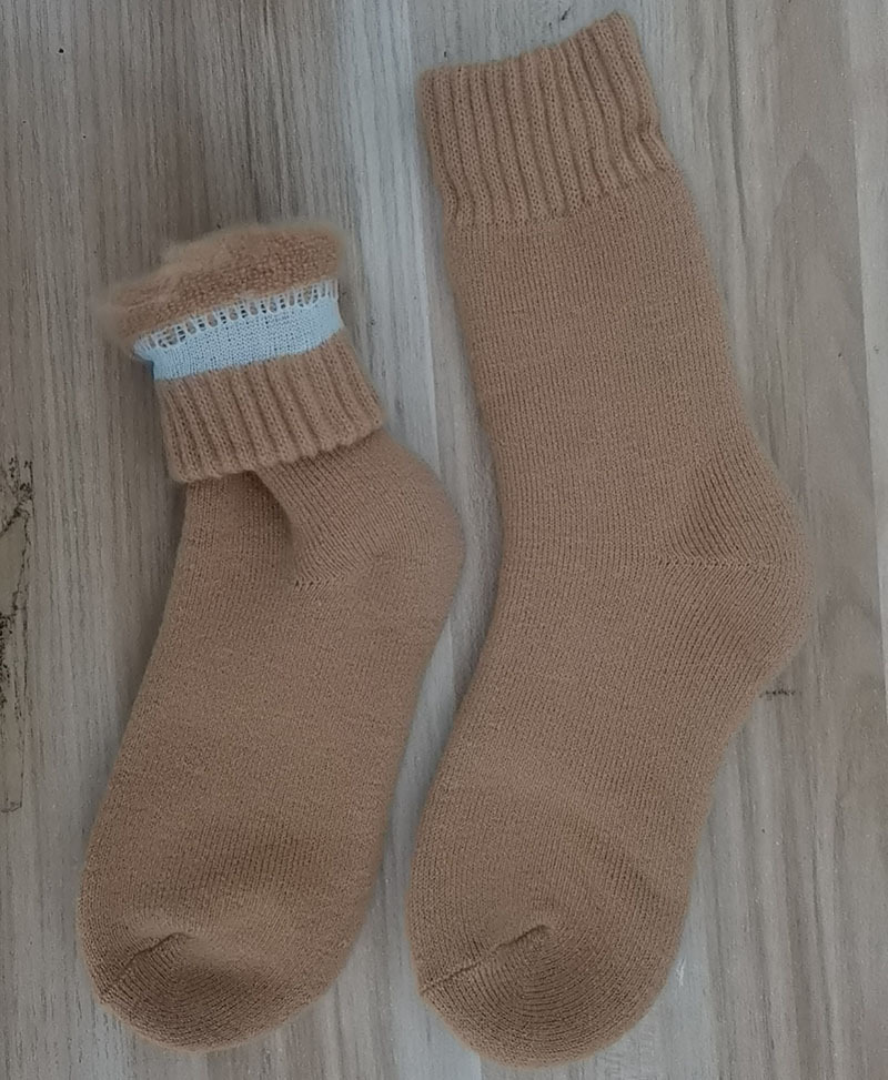 Calcetines de invierno para mujeres, calcetines de cachemira calientes, calcetines de algodón de color sólido, calcetines de dormir, calcetines de piso, mes