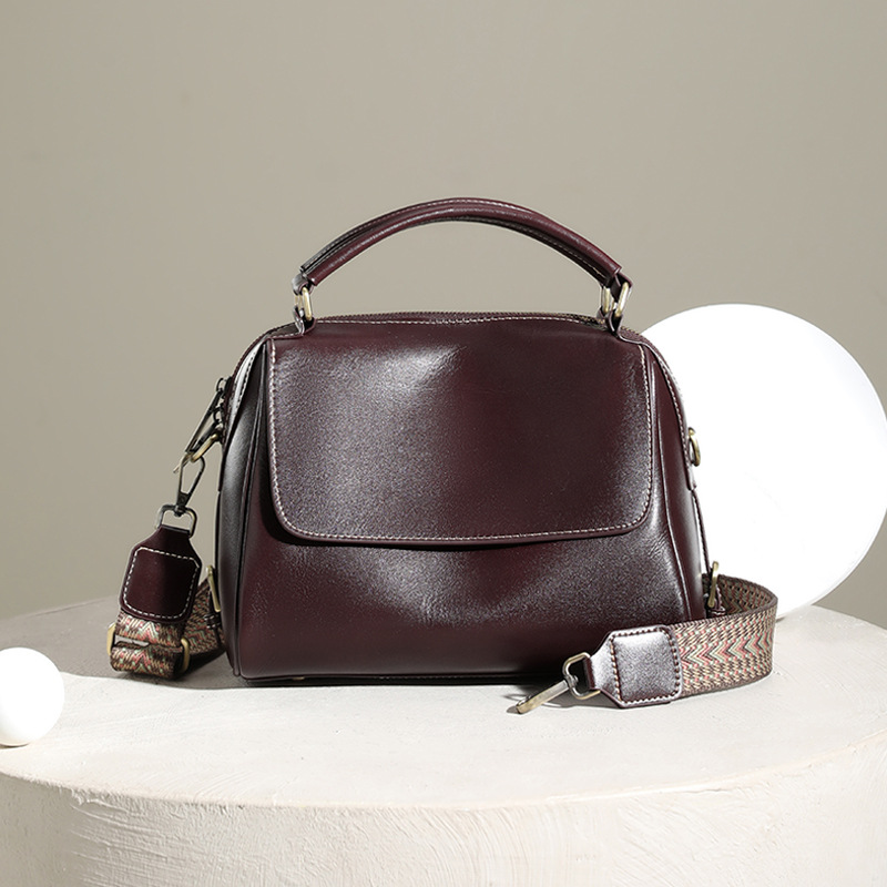 Bolso de mujer 2024 nuevo bolso de cuero versátil bolso de alta gama diseño de nicho bolso de hombro único bolso de cercanías bolso