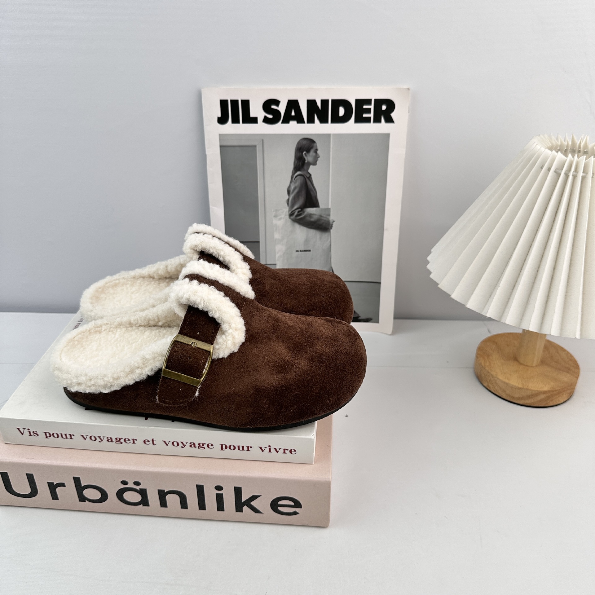 Yuanbo 2025 otoño y invierno nuevo estilo de moda con zapatillas de terciopelo, zapatillas de algodón vintage Burken perezosas image 8