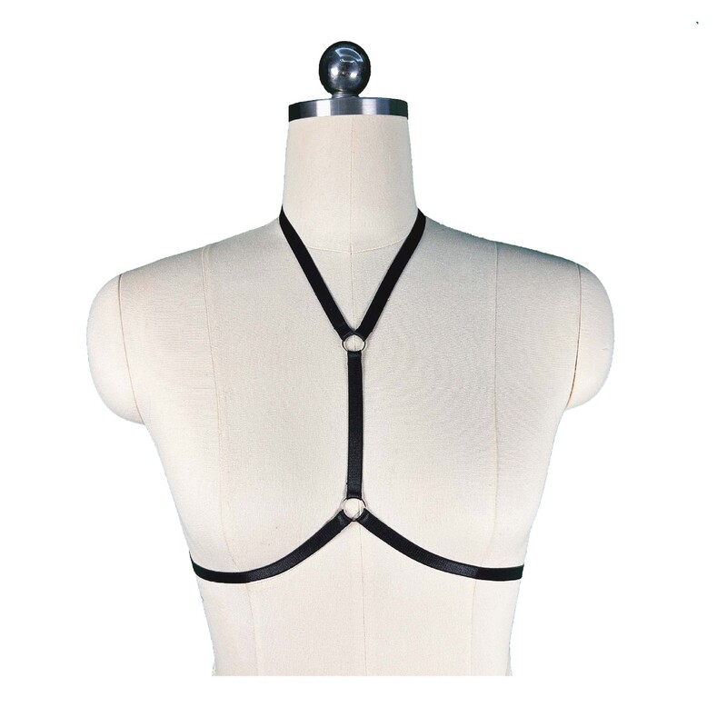 European and American supply nightclub street sexy chain foreign trade fashion wire harness bra strap new underwear hanging neck European and American supply nightclub street sexy chain foreign trade fashion wire harness bra strap new underwear hanging neck