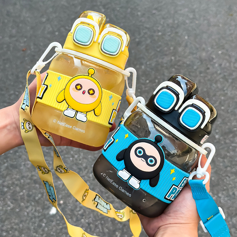 Taza de agua para niños de fiesta de huevo, cubos de agua para bebés de verano, mangas de agua para bebés especiales para estudiantes, boca directa para beber