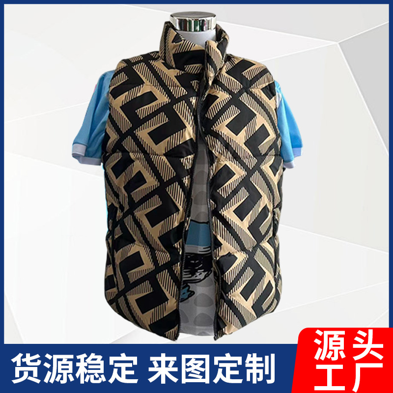 Retro diamond-patterned stand-collar down vest for men, autumn and winter Hong Kong style, thickened puffer vest with a fluffy design