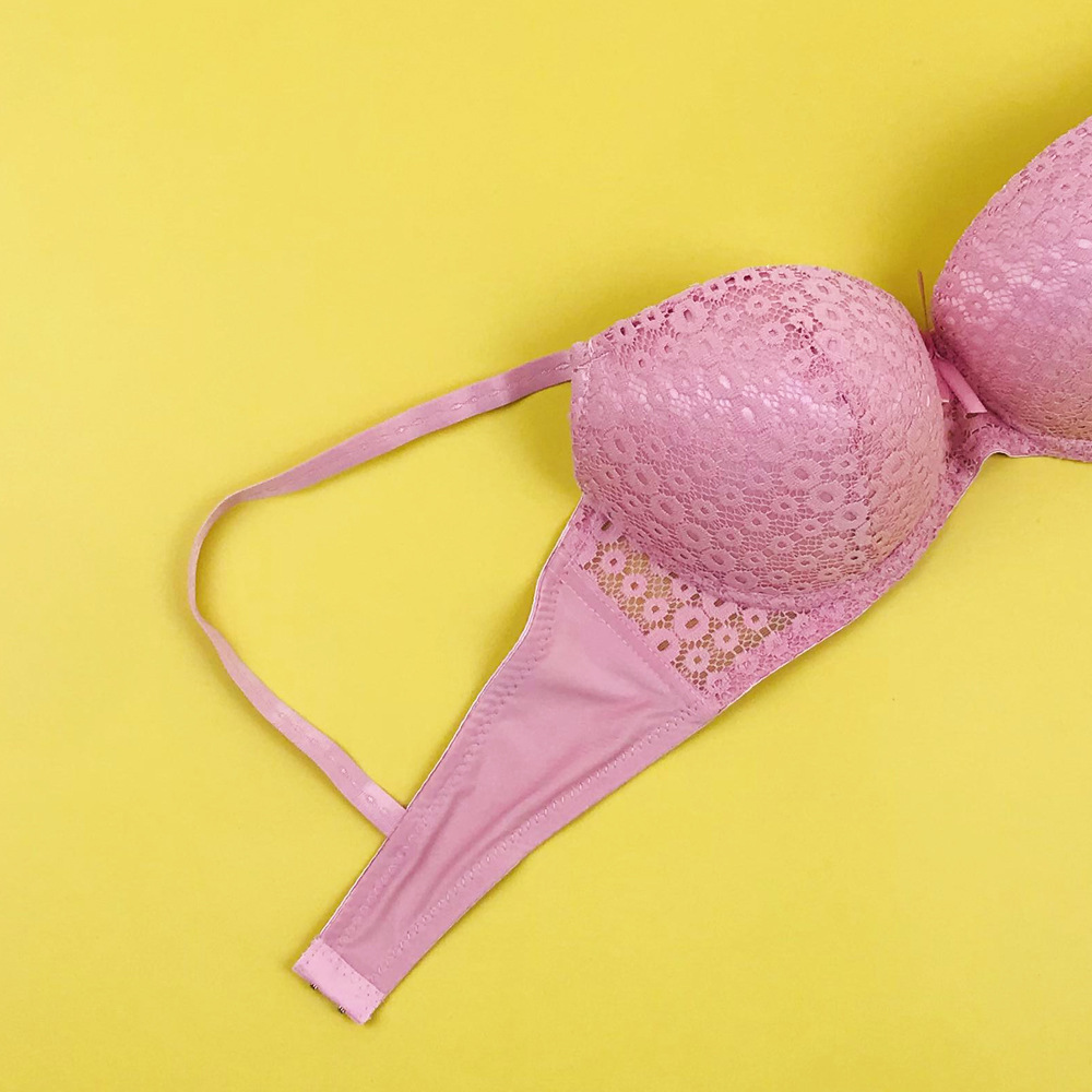 Women's large size bra wih seel rings gahered o preven sagging, high aesheic value lace cup face sexy lingerie_voghion.com