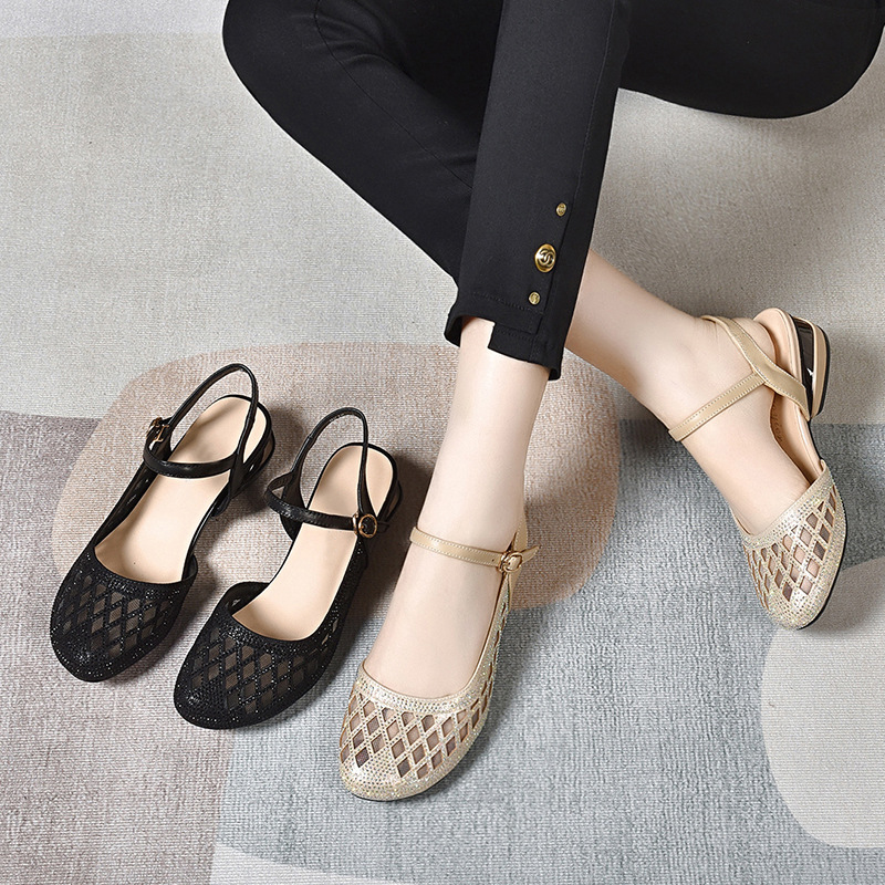 Dép sandal nữ mũi tròn đế bệt da thật gót dày khoét lỗ — Màu đen