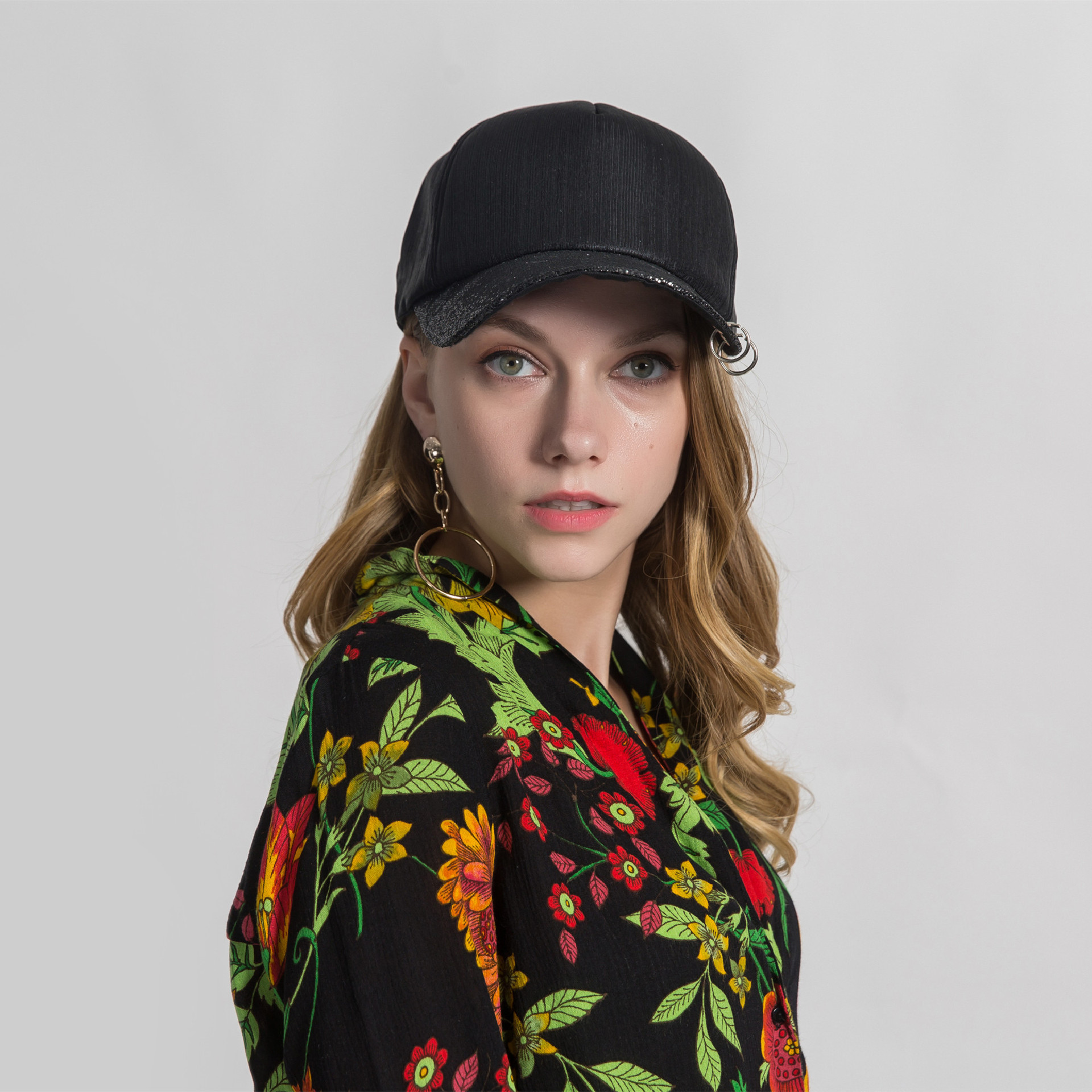 Verano nuevos hombres y mujeres de estilo coreano moda gradiente de plata anillo colgante gorra de béisbol