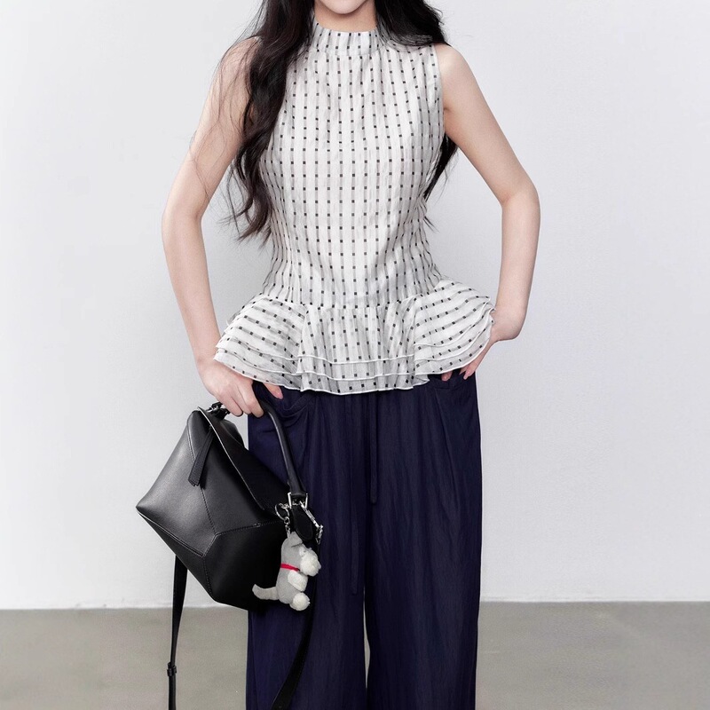 Yuzhi Elegant Plaid Sleeveless Top with Lace Trim and Waist-Cinching Design, Summer Slimming T-Shirt Yuzhi Elegant Plaid Sleeveless Top with Lace Trim and Waist-Cinching Design, Summer Slimming T-Shirt
