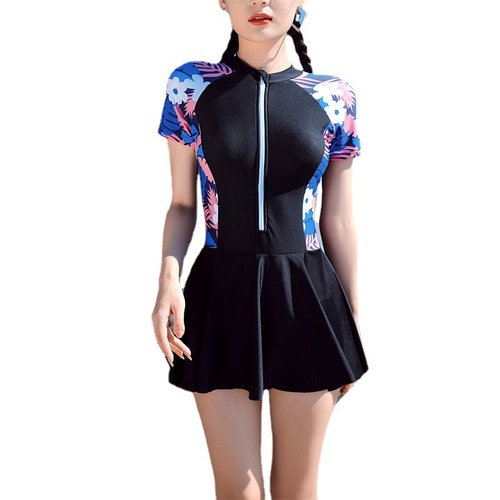 One-piece swimsuit for women, women's one-piece style conservative plus-size swimsuit for women, hot spring swimsuit