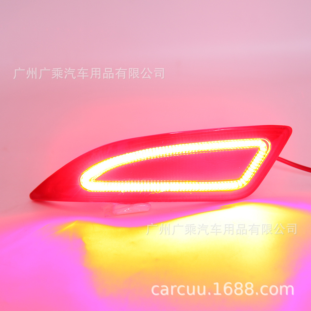 Adecuado para 15-17 años Toyota Camry parachoques trasero luz de freno Luz de marcha Camry luz de advertencia