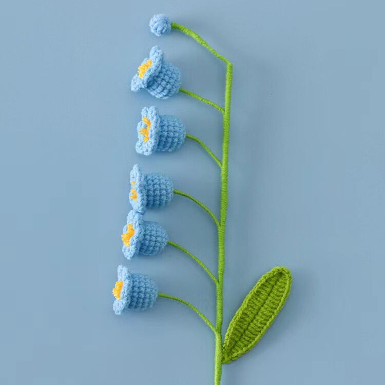 教師の日のプレゼントヒマワリの毛糸の花の手作りの毛糸のメリヤスは花の教師の日の花束の完成品をシミュレーションします。|undefined