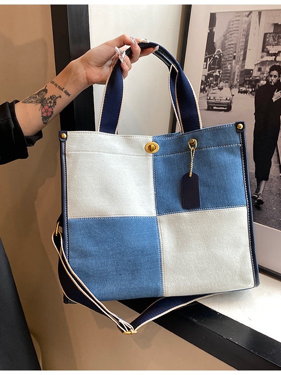 Bolso de denim de gran capacidad para mujeres 2024 nuevo color de moda empalmado bolso de mano tote de viaje mochila de hombro