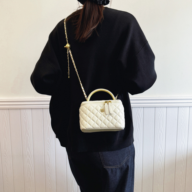 Diamond Pattern Shoulder Bag For Women, Elegant Chain Bucket Bag_voghion.com
