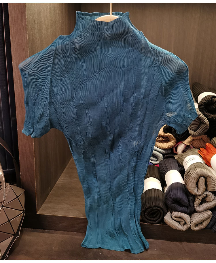 Áo thun nữ mùa hè cổ nửa cao tay ngắn chất liệu xếp ly cao cấp — Màu xanh lam nhạt, Màu đen, Màu xanh lam, Màu đỏ táo chi tiết 16
