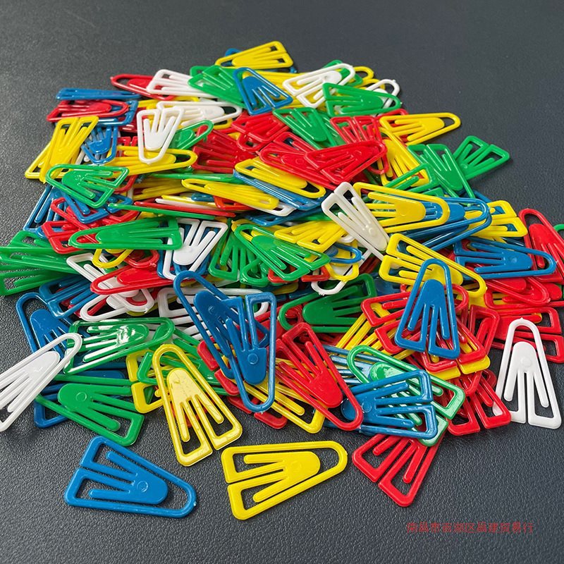 厂家供应 全塑料彩色回形针 异形回形针 三角塑料回形针 跨境