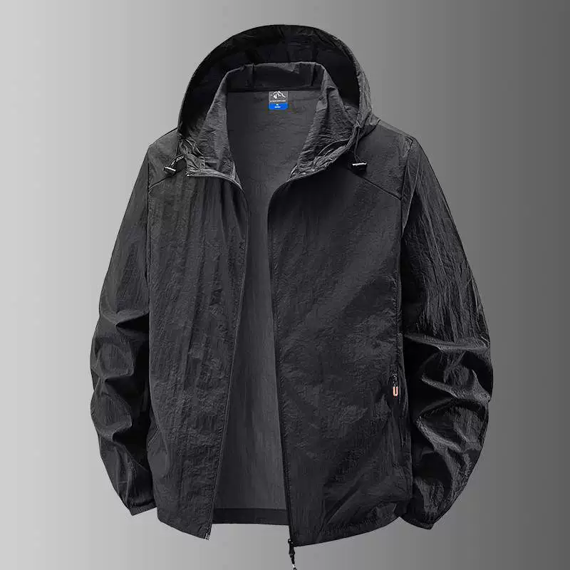 Wiletu Stall в основном продвигает готовую солнцезащитную одежду 2025 года, мужскую летнюю куртку из тонкой кожи, легкую дышащую защиту от ультрафиолета.