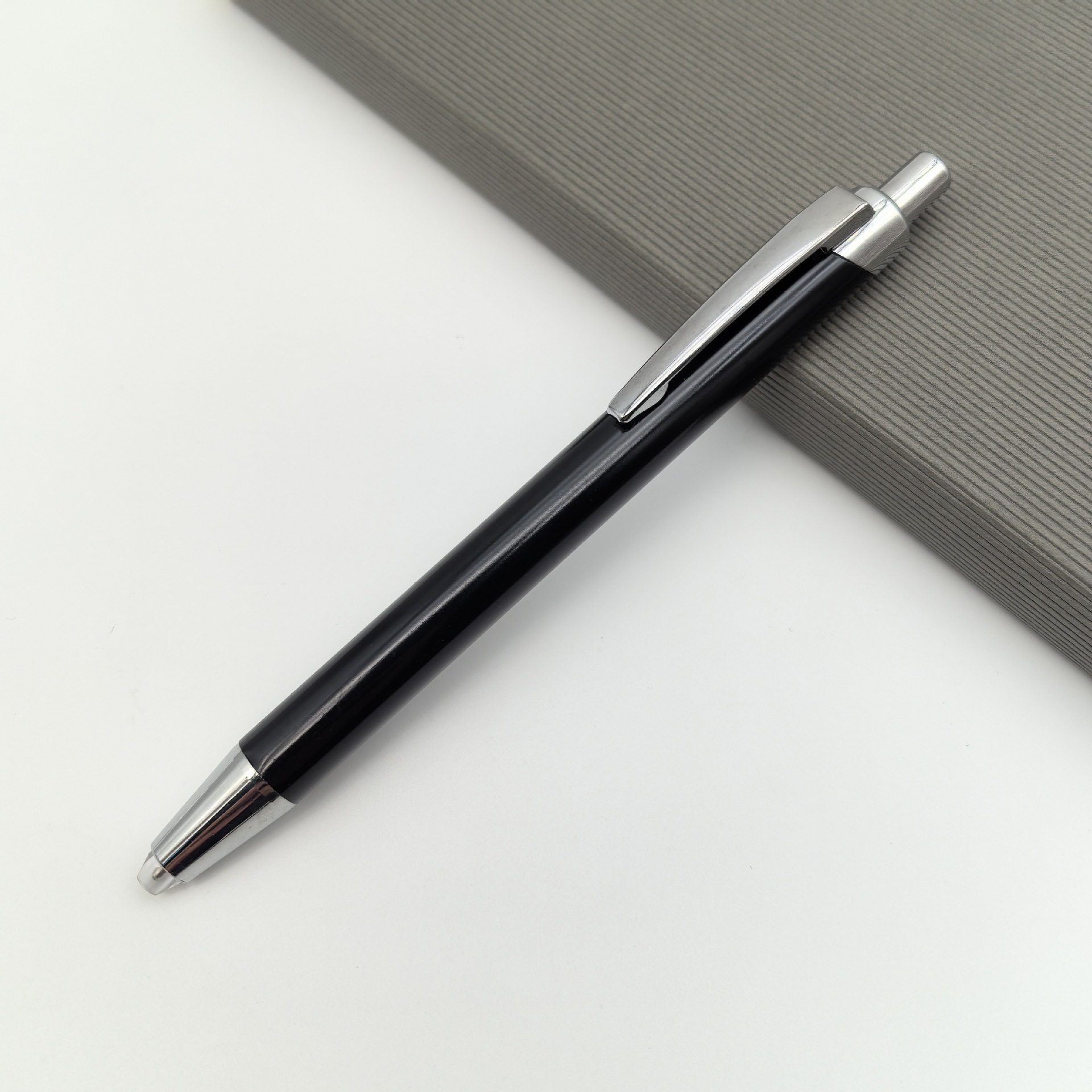 Japón y Corea del Sur Hot ventas metal lápiz de regalo de metal cálido lápiz creativo LED iluminado lápiz de regalo