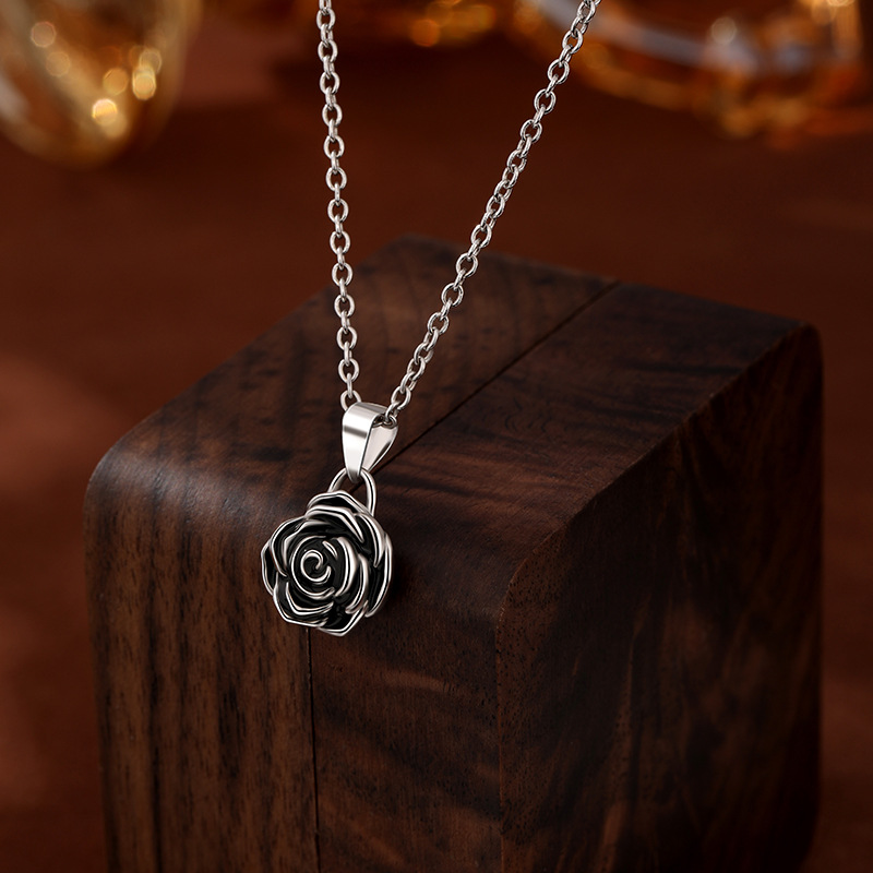 Colgante único rosa negra-sin cadena