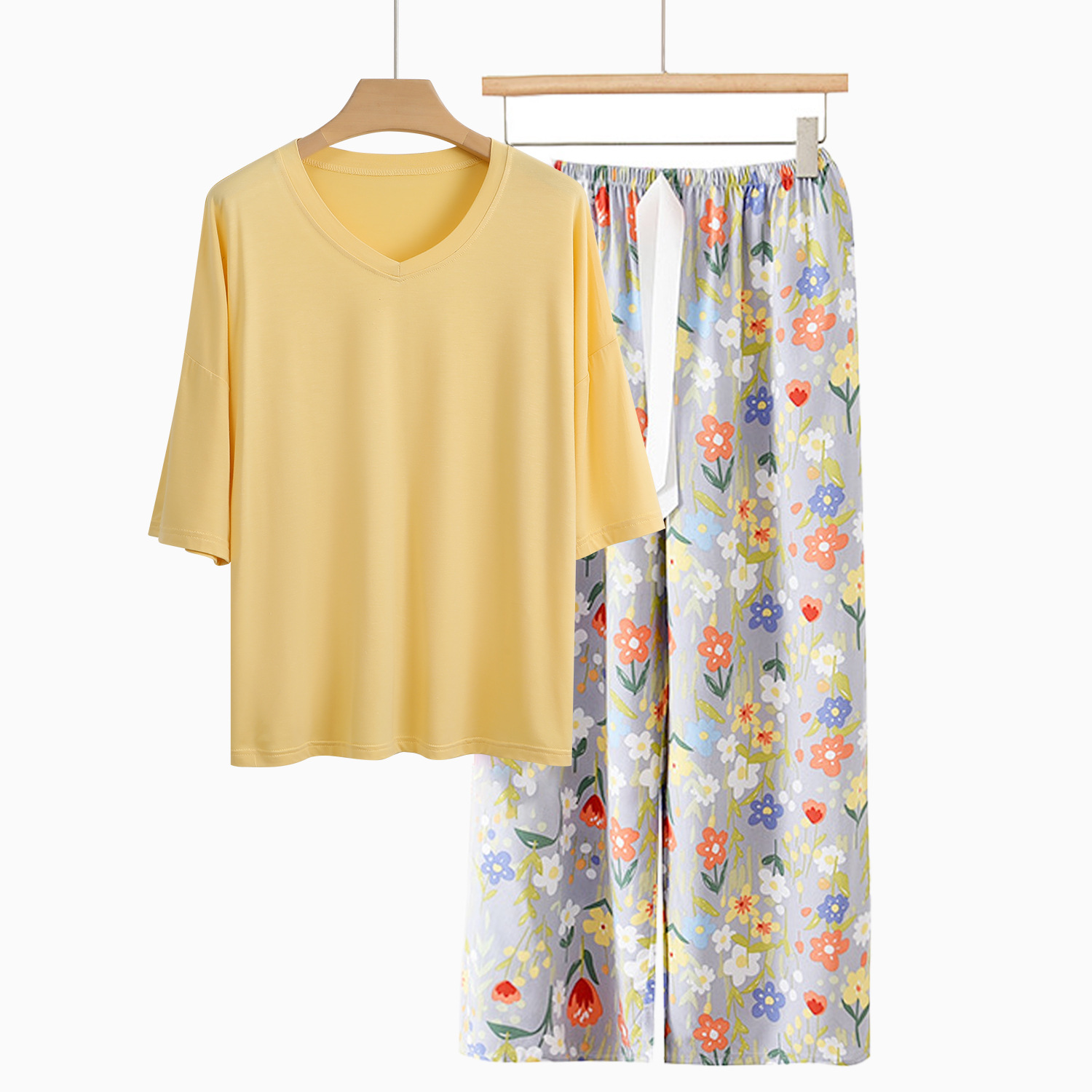 노란색 + 회색 구름