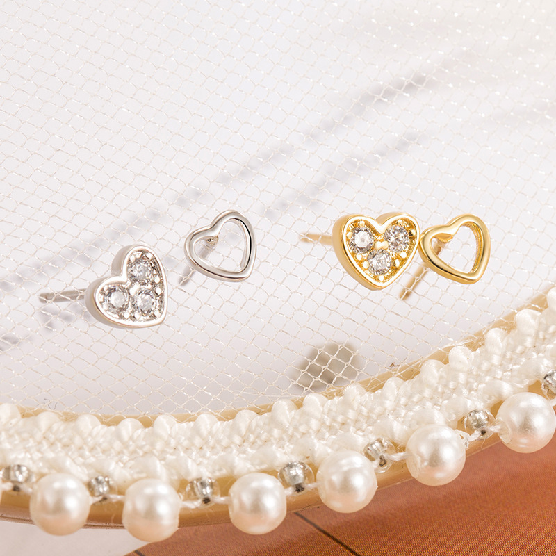 2023 New Asymmetrical Heart-Shaped Small Earrings for Women, Niche Super Elegant Korean Style Earrings, Exquisite and Simple Ear Jewelry