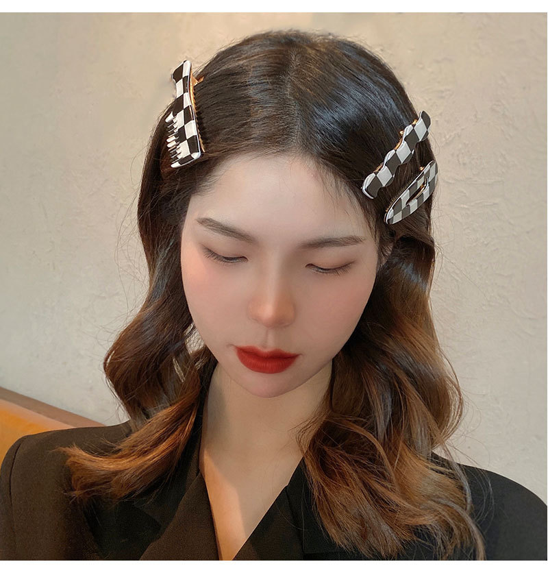 Black And White Checkerboard Hairpin Korean Headdress display picture 1