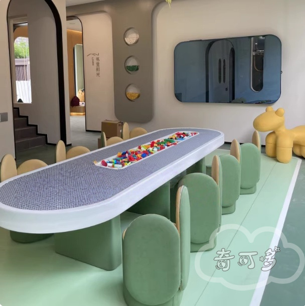 Qikodo Children's Building Block Table and Chairs, Eco-Friendly Large Particle Educational Toy Table, Assembly Game Table, Wooden Early Education Table Qikodo Children's Building Block Table and Chairs, Eco-Friendly Large Particle Educational Toy Table, Assembly Game Table, Wooden Early Education Table