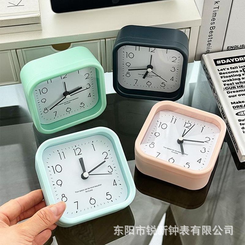 Fábrica directa cuadrada simple tridimensional moda decoración del hogar despertador estudiante digital creativo despertador pequeño reloj despertador