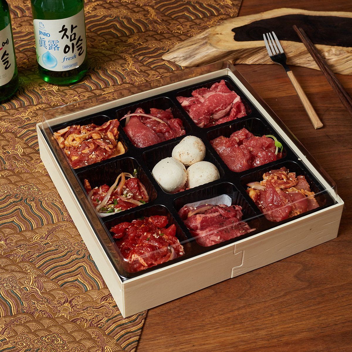 Ingredientes de hot pot Jiugongge caja de embalaje caja de embalaje de campamento al aire libre verduras asadas desechables con cubierta caja de comida de madera