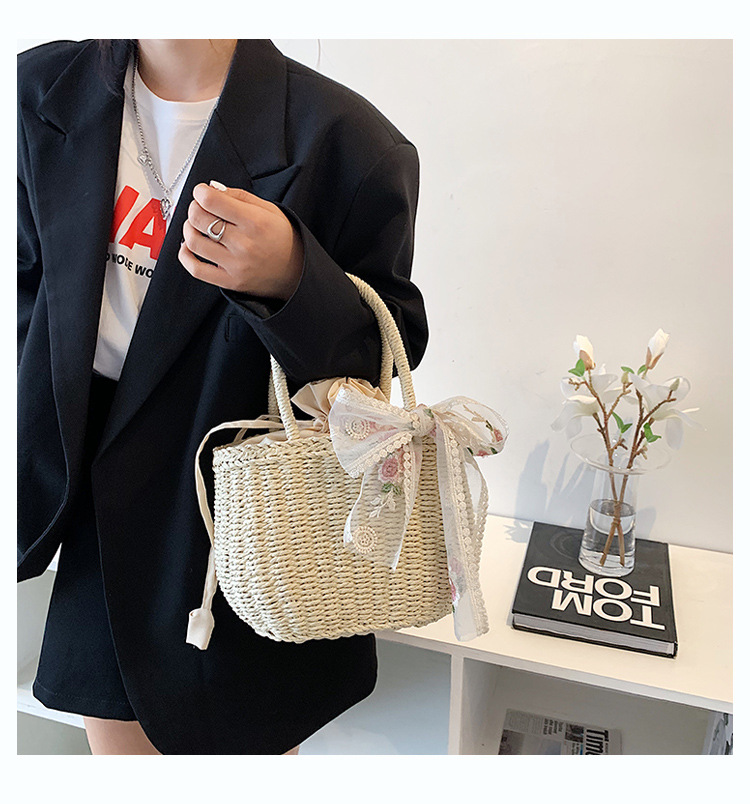 Woven Fashion Spring And Summer New Large Capacity Women's Bag 23*19*13cm display picture 1