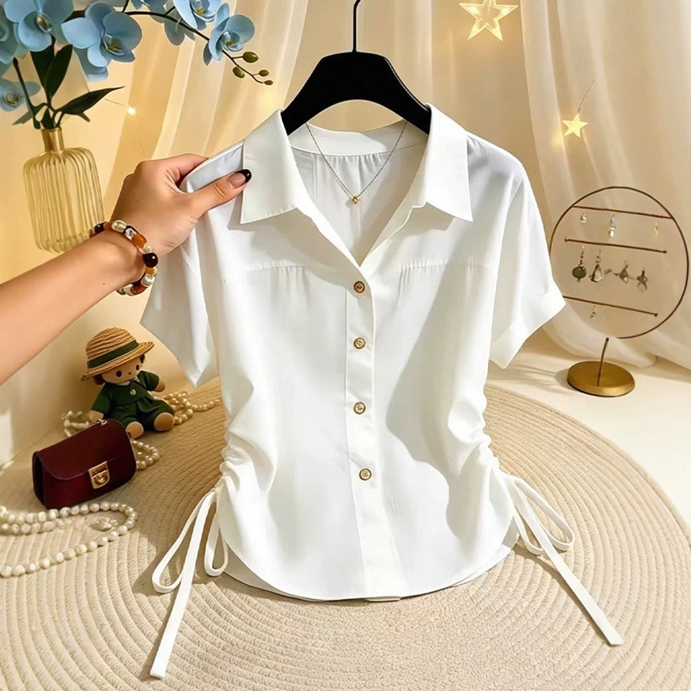 Casual style white shirt for women, thin style, new summer 2026, unique, beautiful, super good-looking, waist-cinching and pleated, slimming shirt.