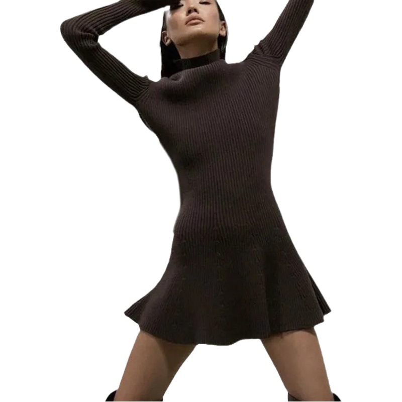 Suéter de cuello alto grueso para mujer, estilo europeo y americano, otoño-invierno 2024, para mujeres pequeñas, jersey negro ajustado de manga larga.