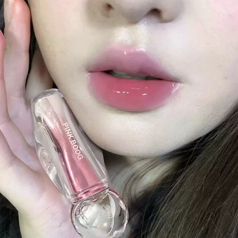 Бальзам для губ? actually lipstick mirror effect? The input: "Bulb, moisturizing lip gloss contains rose, lipstick, mirror effect, does not fade" Translate preserving meaning and format: [Type of product] + [Brand] + [Model] + [1–2 key product features] but we lack brand/model. We should keep similar:
