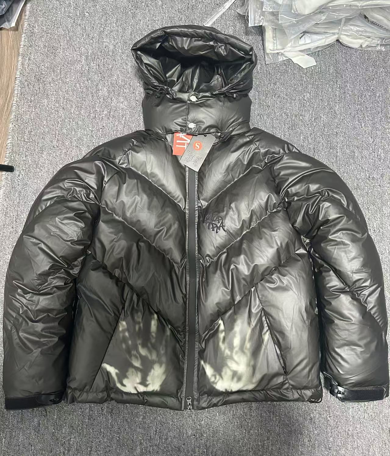 Mertra Heat Reactive Puffer Jacket Coal