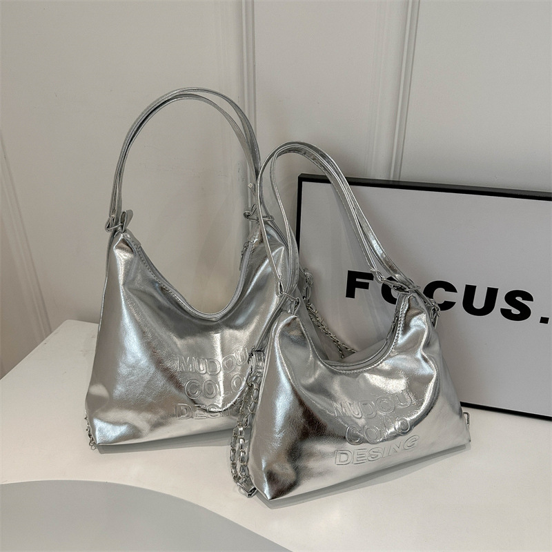 Casual bolsa de plata de gran capacidad para mujeres 2024 nuevo paquete de hombro universal mochila de hombro bolsas de cubo de viaje
