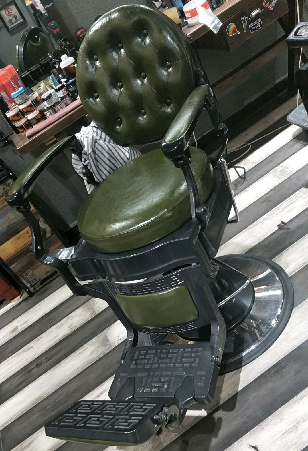 Peluquería de alta gama para hombres Silla de cabeza de aceite peluquería taburete especial peluquería elevación y caída corte de pelo afeitado reclinable