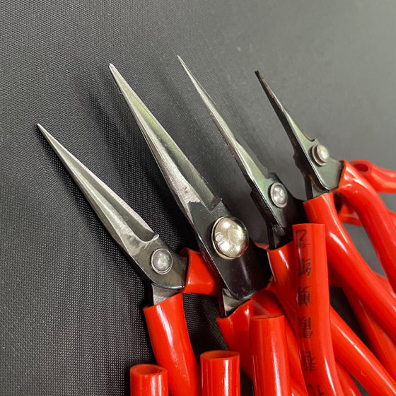 Handmade fine grinding small scissors red paper-cut scissors special pointed scissors student art short scissors