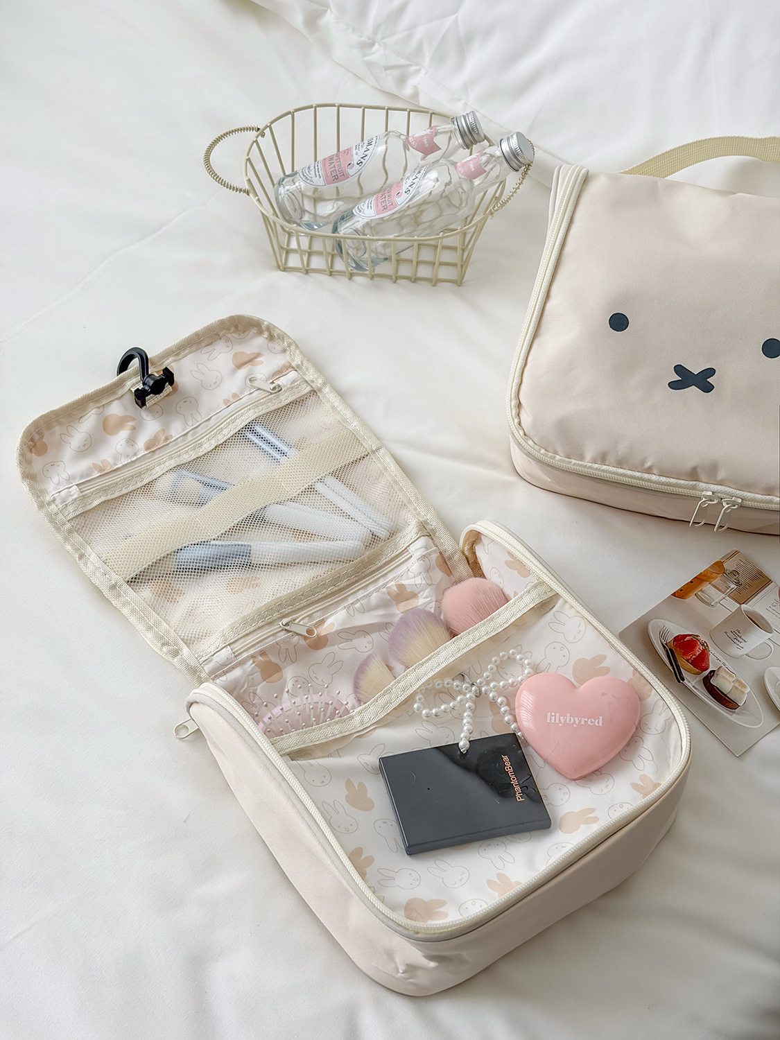 Bagos de maquillaje de conejo de arroz lindos nuevos bolsos de maquillaje portátiles multicapa de partición bolsa de almacenamiento multifuncional de viaje portátil