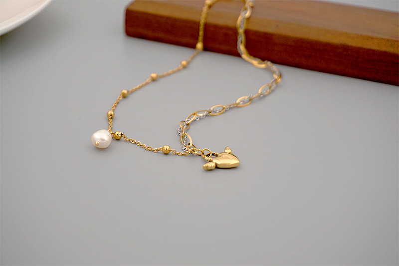Retro Heart Shape Titanium Steel Pearl Plating Chain Pendant Necklace 1 Piece