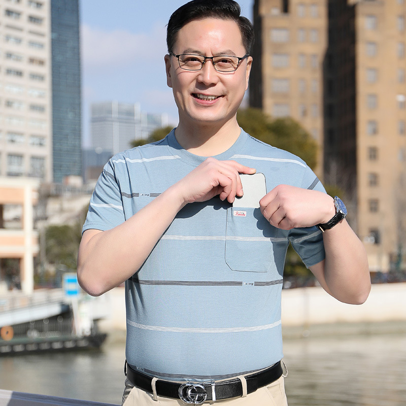 2024 nueva camiseta de manga corta para papá para hombres de 40 a 50 años de edad, de mediana edad y ancianos, seda de hielo, cuello redondo, rayas para hombres al por mayor