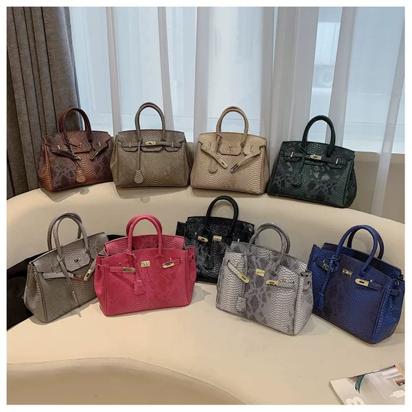European and American retro snake skin pattern women's bag 2026 new trendy shoulder crossbody bag large capacity commuter women's bag