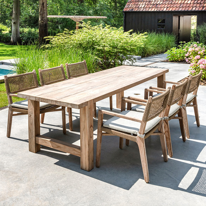 Mesas y sillas de teca para exteriores para patios de villas, muebles impermeables y resistentes al sol para jardines exteriores, mesas largas de madera maciza anticorrosivas resistentes al desgaste.