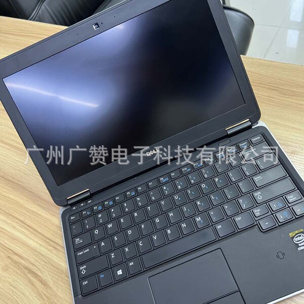 ultra thin handheld laptop