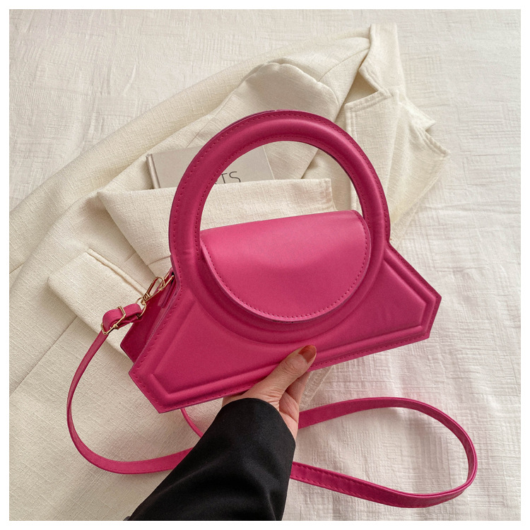 Bolsa de alta textura 2024 nueva versátil retro pequeña bolsa cuadrada versátil bolsa de mensajero de las mujeres personalizadas bolsa de las mujeres al por mayor